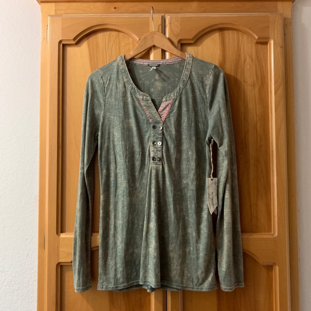 NWT Gimmicks by BKE long sleeve shirt - Picture 2 of 9